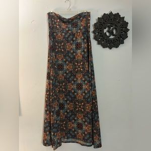 Beautiful patterned Maxi!